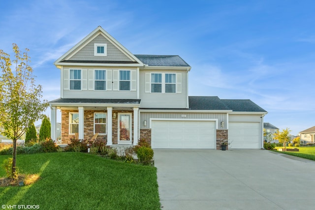 craftsman inspired home featuring a front yard