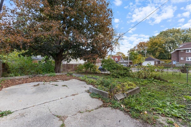 view of yard with a patio area