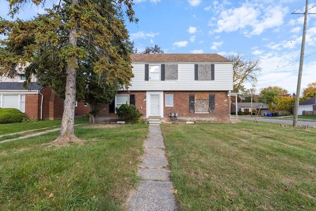 view of front of property with a front yard