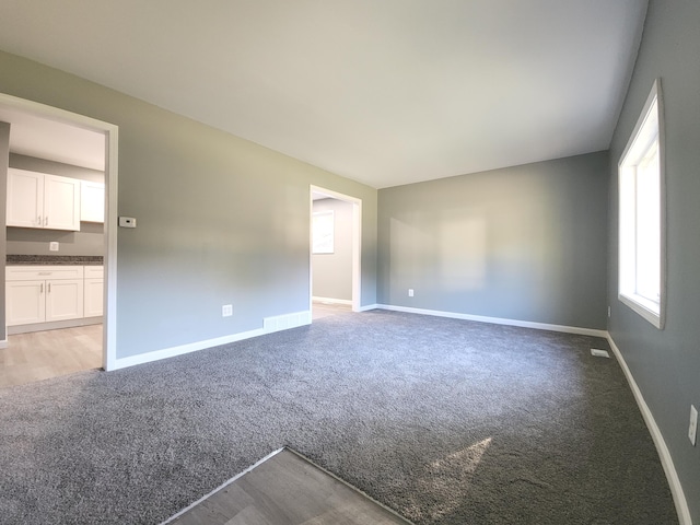 empty room featuring carpet