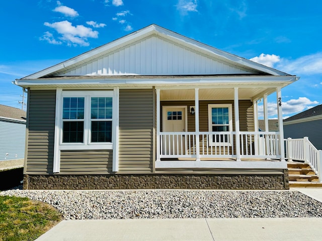 view of front facade with covered porch