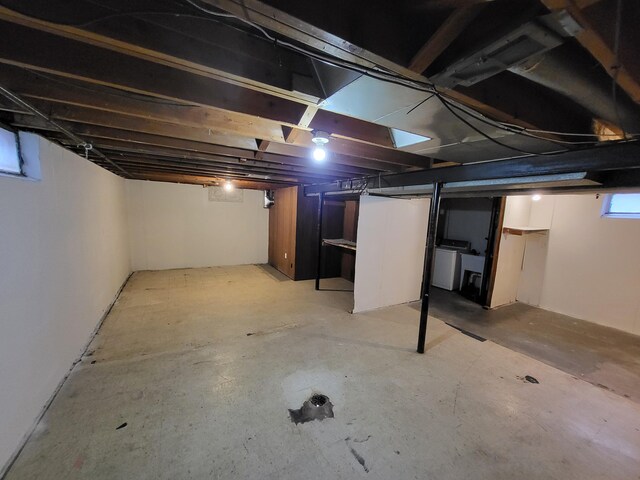 basement featuring washer / dryer