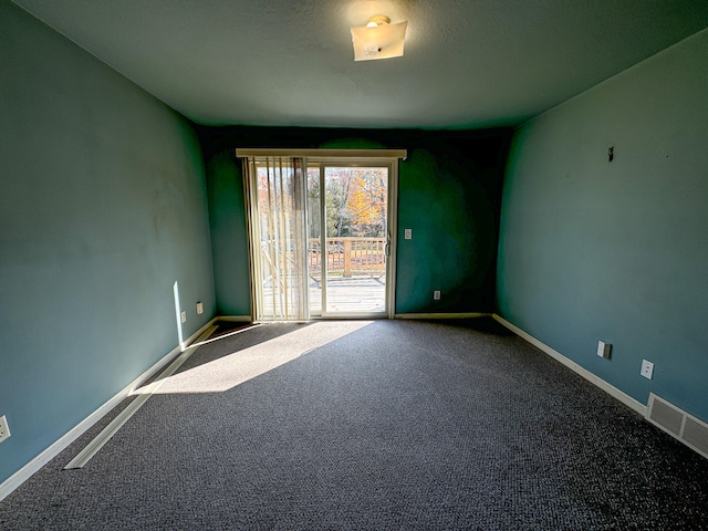 empty room with carpet