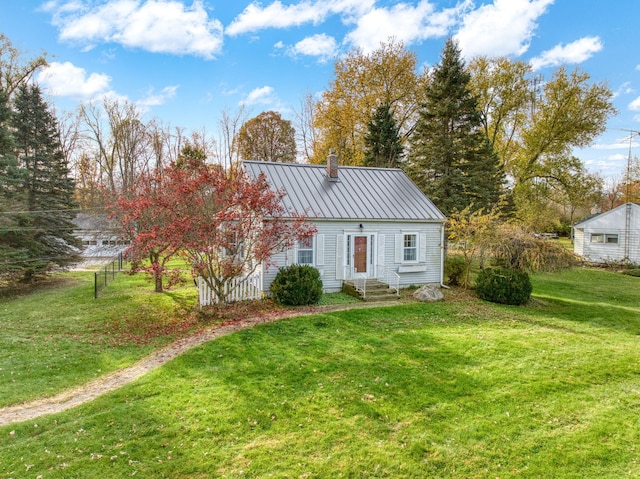 view of front of house featuring a front yard