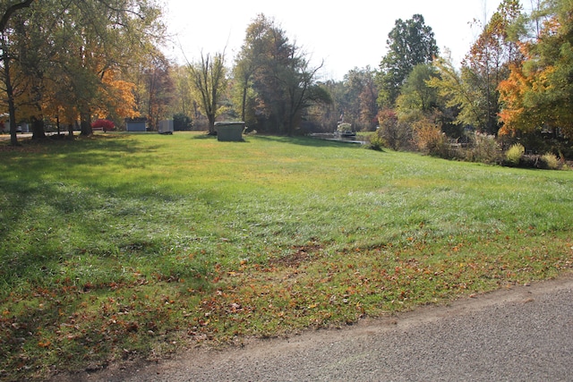 70492 Beach Dr, Edwardsburg, MI 49112