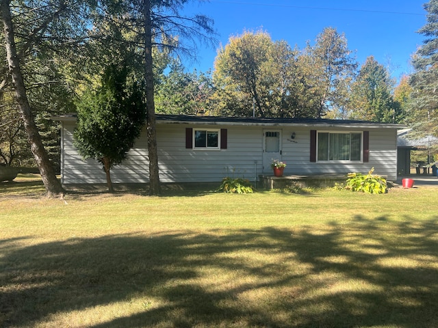 view of front of house with a front yard