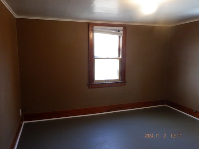 empty room with crown molding