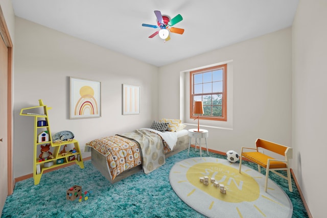 bedroom featuring ceiling fan