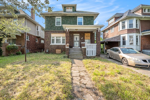 view of front of house featuring a front yard