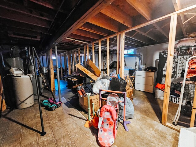 basement featuring washing machine and dryer