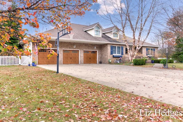 view of front of home with a front lawn