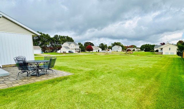 view of yard featuring a patio