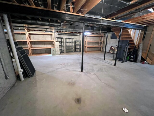 212 Saint Anne Ln, Monroe, MI 48162 - unfinished below grade area with stairs