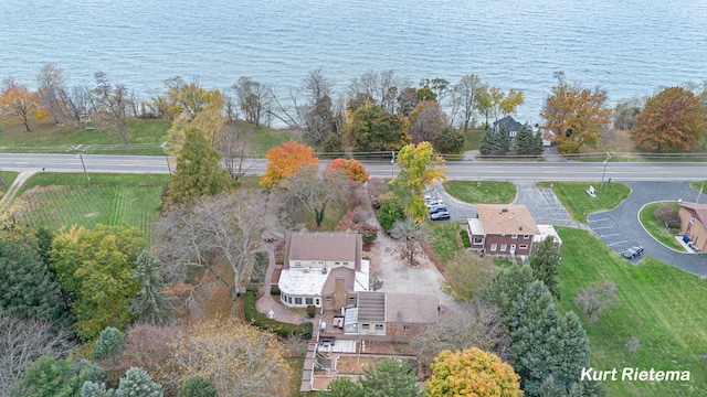 bird's eye view with a water view