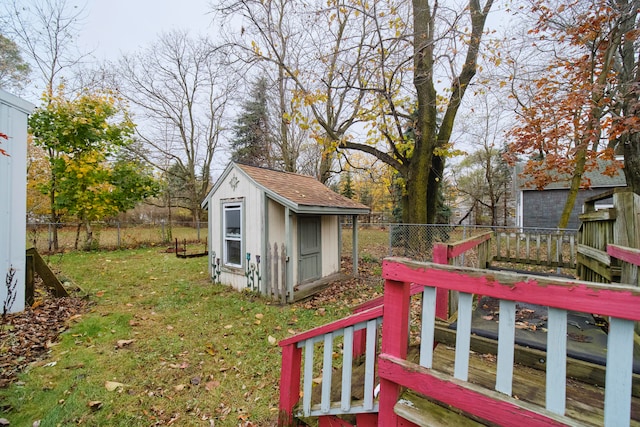 view of yard with a storage unit