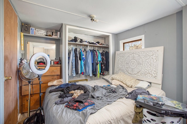 bedroom featuring a closet