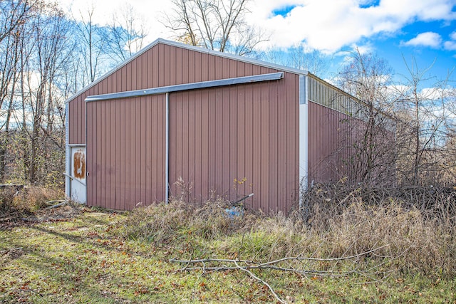 view of outbuilding