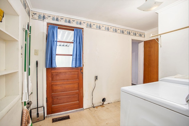 washroom with crown molding