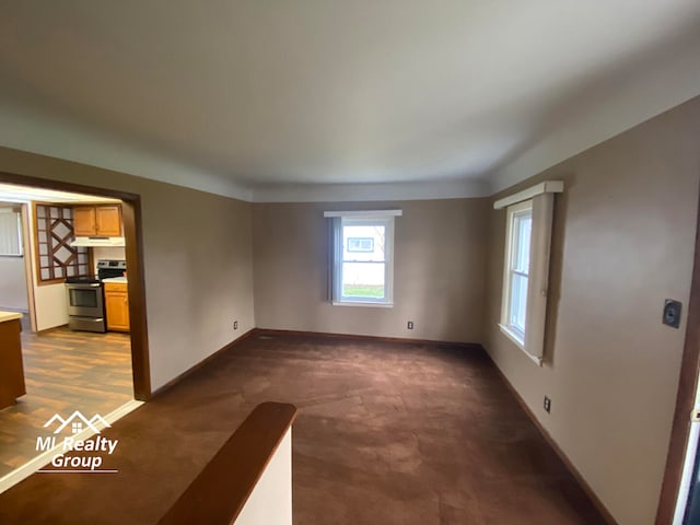 view of carpeted spare room