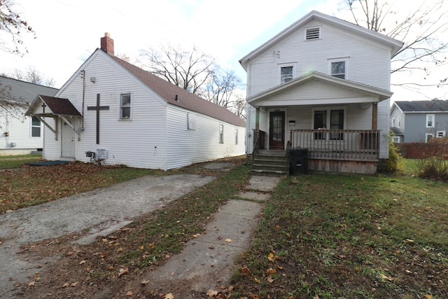 bungalow featuring a porch