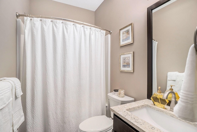18481 N Fruitport Rd, Spring Lake, MI 49456 - bathroom featuring toilet, vanity, and curtained shower