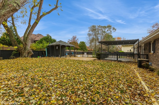 view of yard with a pergola