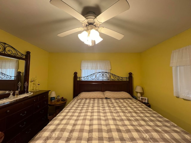 bedroom featuring ceiling fan