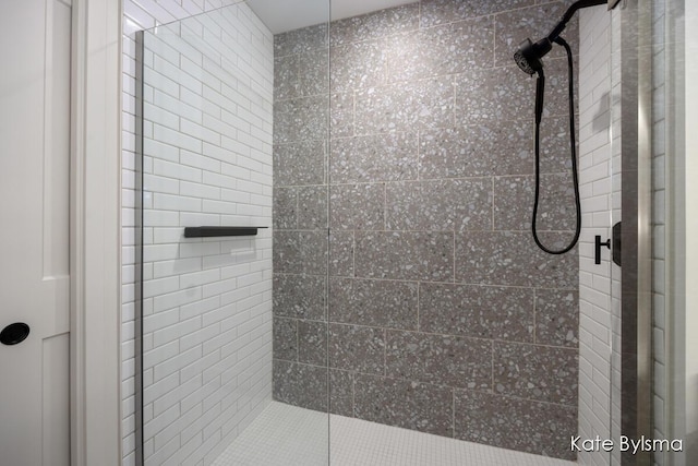 full bathroom featuring a stall shower