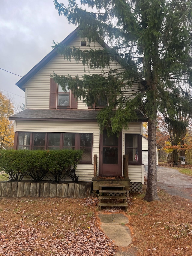 view of front of property