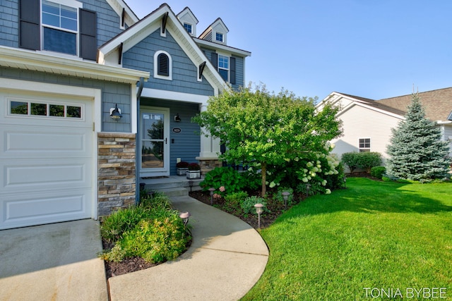 view of front of home with a front yard