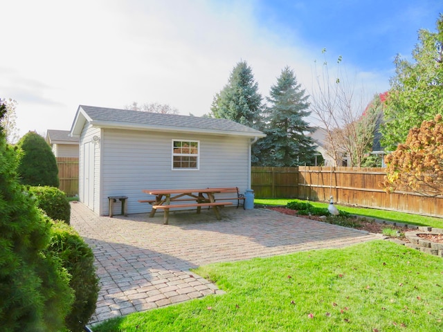 view of yard with a patio area