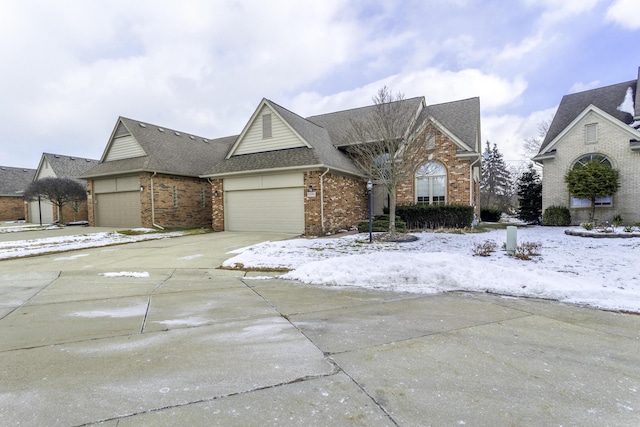 view of front facade featuring a garage