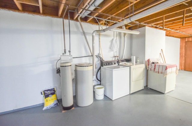 basement featuring independent washer and dryer