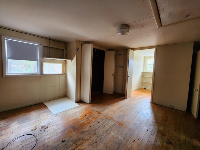 unfurnished room featuring light hardwood / wood-style flooring