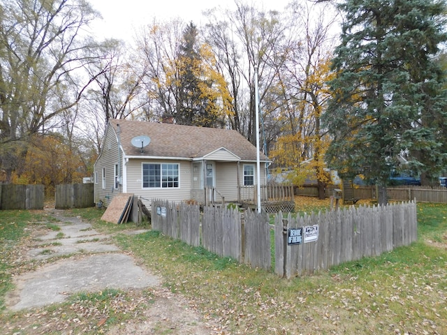 view of front of property