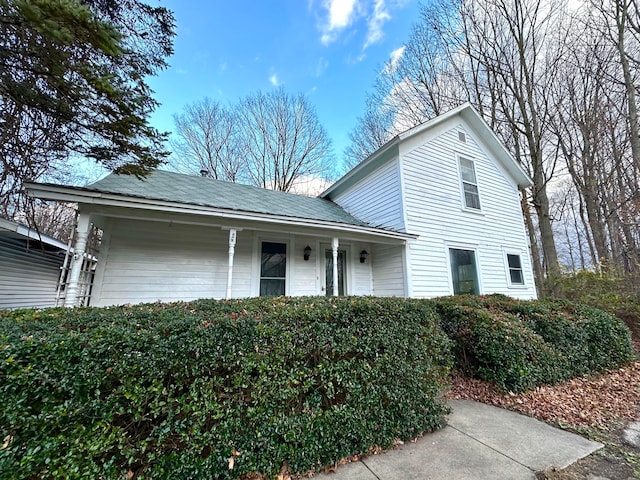 view of front of property