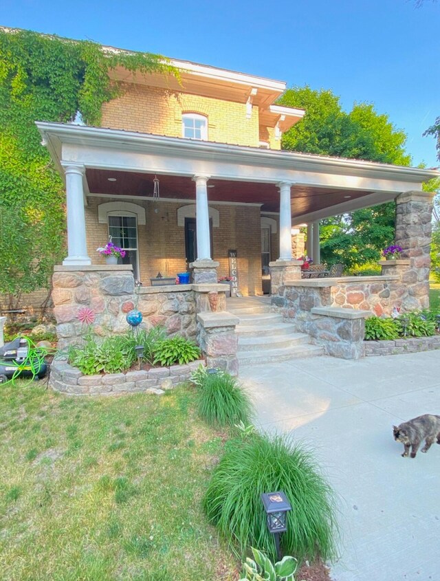 view of front of property with covered porch