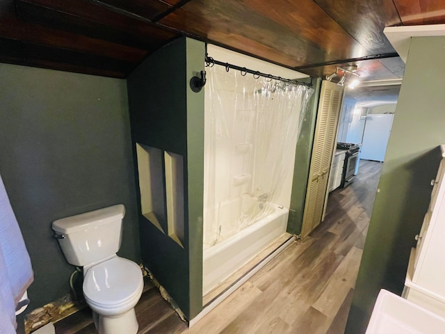 bathroom featuring toilet, wooden ceiling, shower / bath combo, and hardwood / wood-style flooring