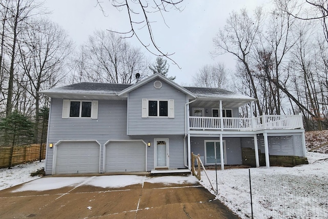 view of front facade featuring a garage