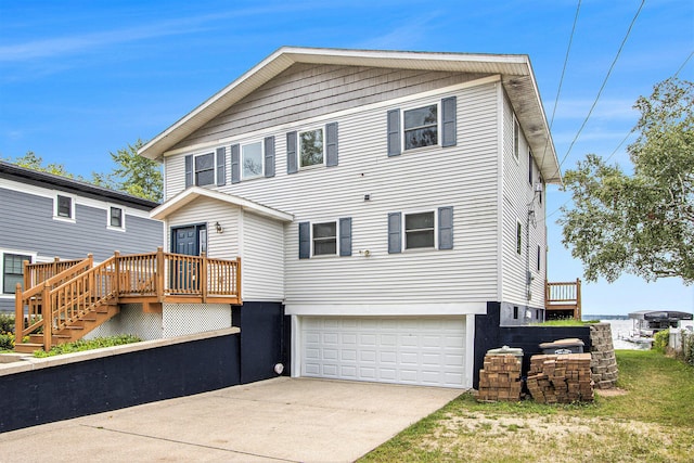 view of front of property featuring a garage