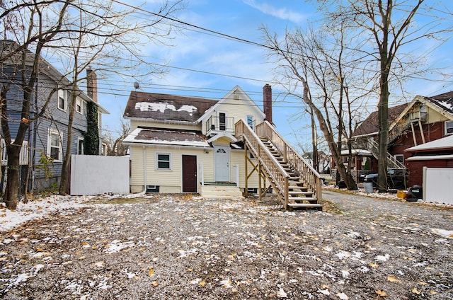 view of front of property