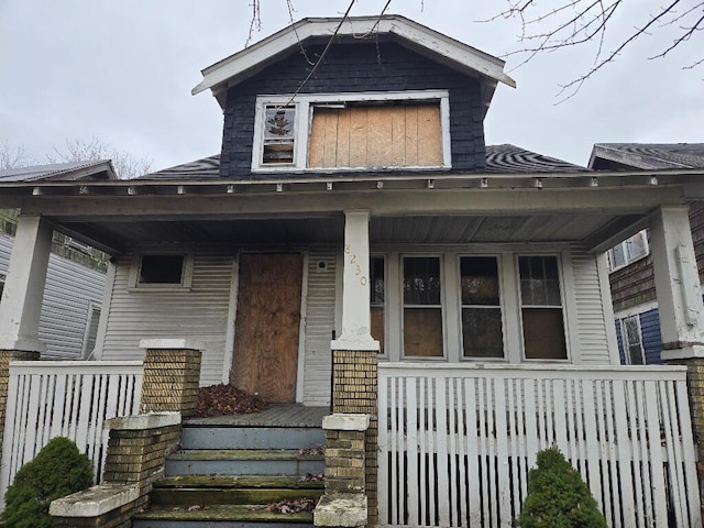 view of front facade with covered porch