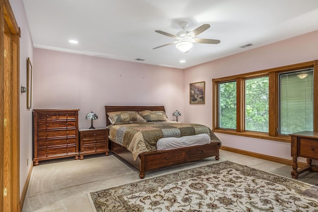 bedroom with ceiling fan