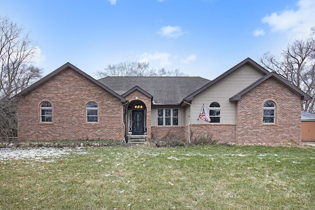 view of front of house featuring a front yard