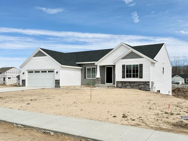 view of front facade featuring a garage