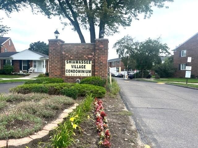 view of community / neighborhood sign