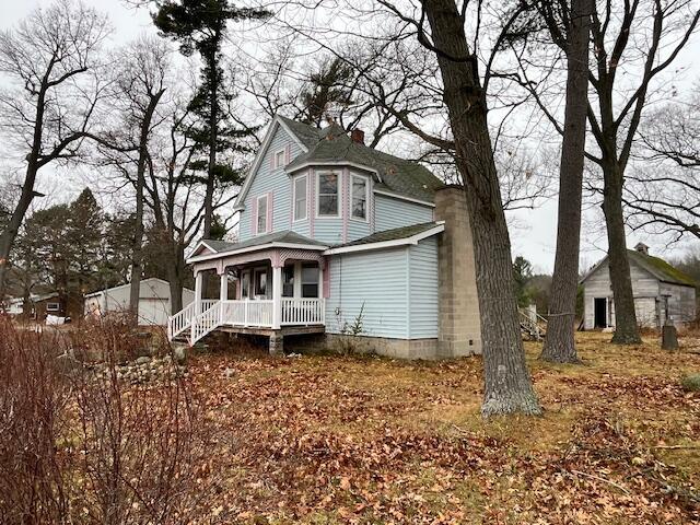 view of front of house with a porch