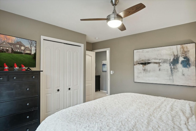 bedroom featuring a closet and ceiling fan