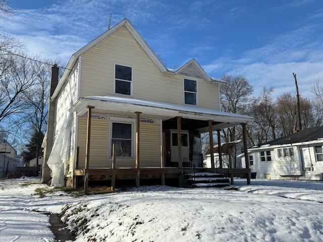 view of front of home with covered porch