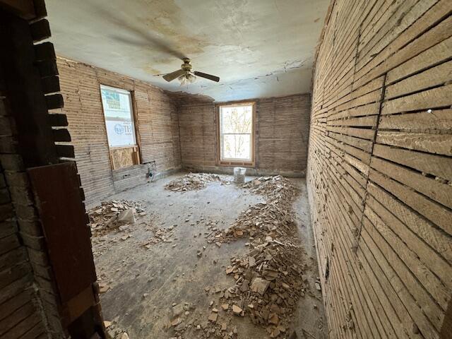 spare room featuring ceiling fan